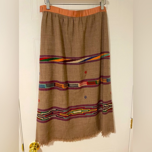 Handmade tan wool skirt - Picture 2 of 2